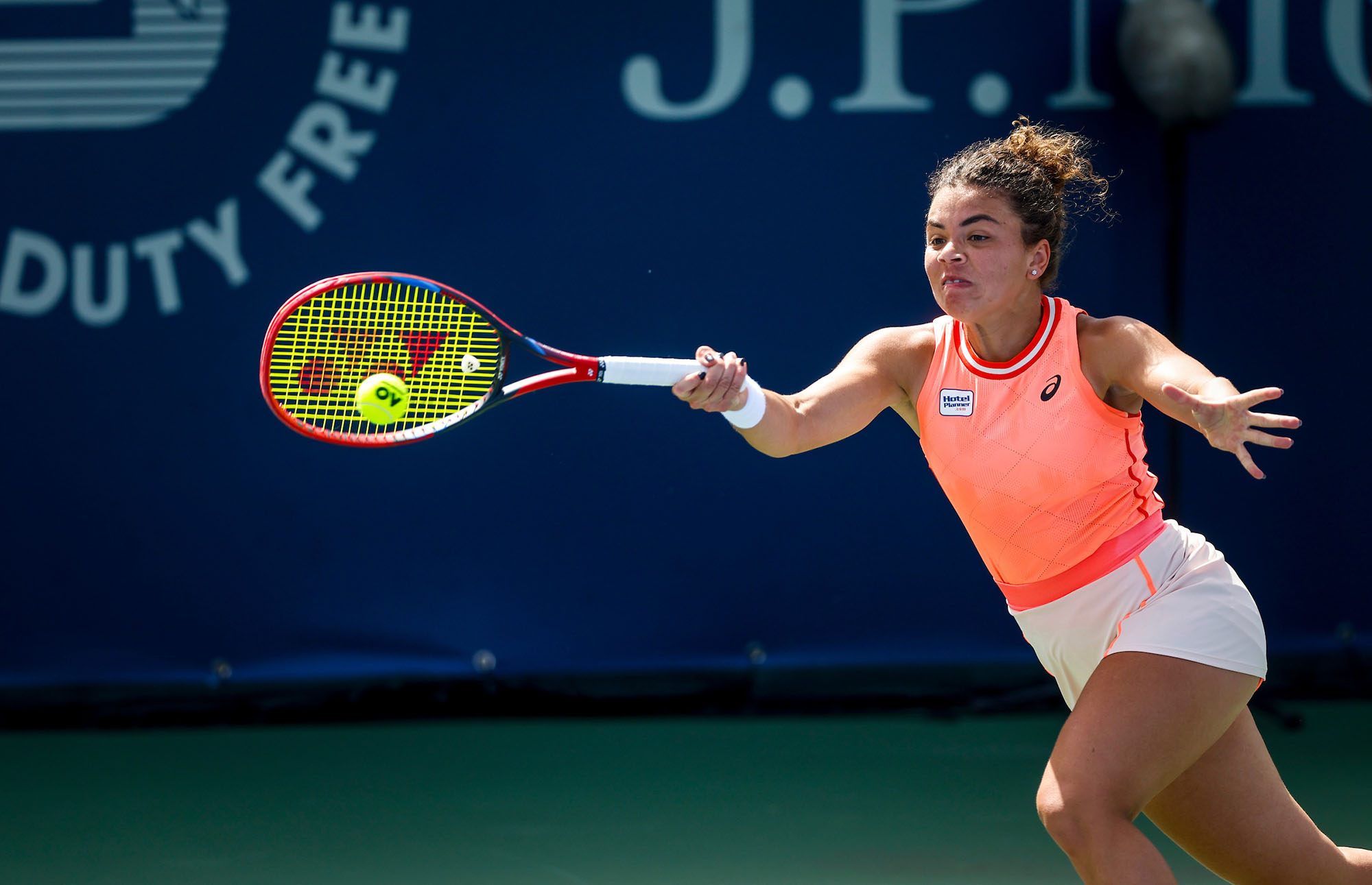 Paolini's Dubai Victory Hopes Dashed By Sabalenka
