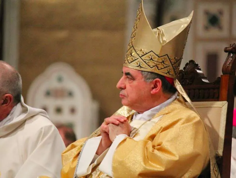 Papa Francesco E Card. Becciu: Analisi Delle Preghiere E Delle Richieste Di Dimissioni