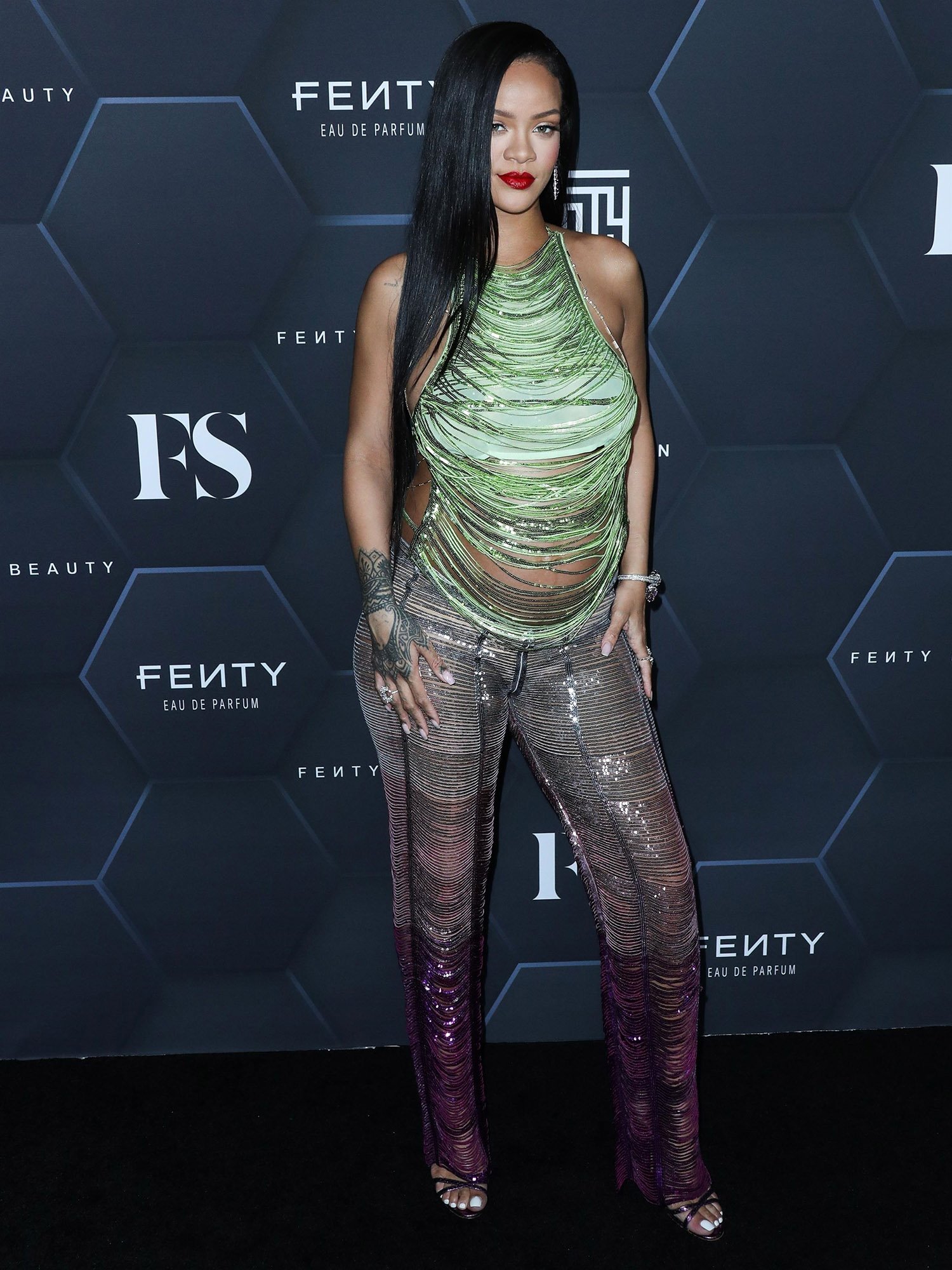 Parisian Charm: Rihanna Meets Fan After Fenty Beauty Event Parisian Charm: Rihanna Meets Fan After Fenty Beauty Event