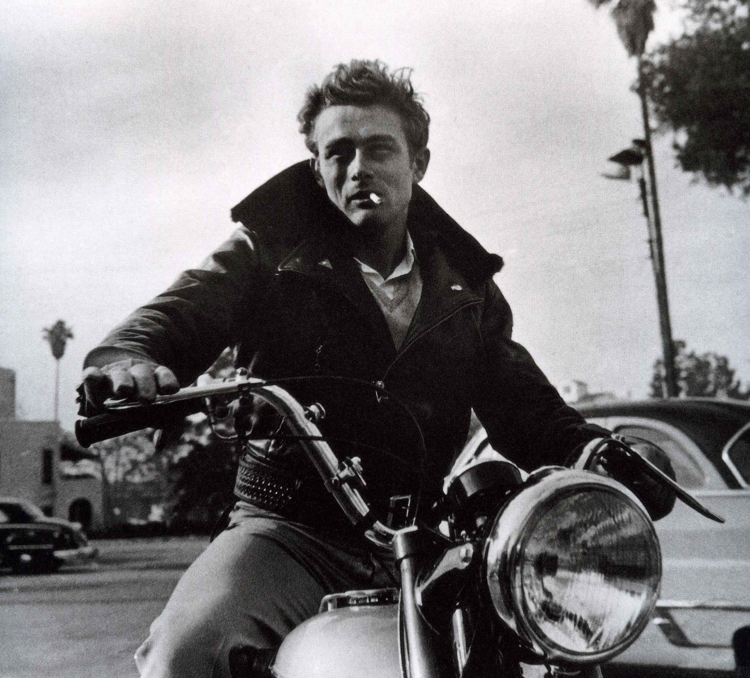 Patrick Schwarzenegger Cruises LA In His Vintage Bronco Patrick Schwarzenegger Cruises LA In His Vintage Bronco