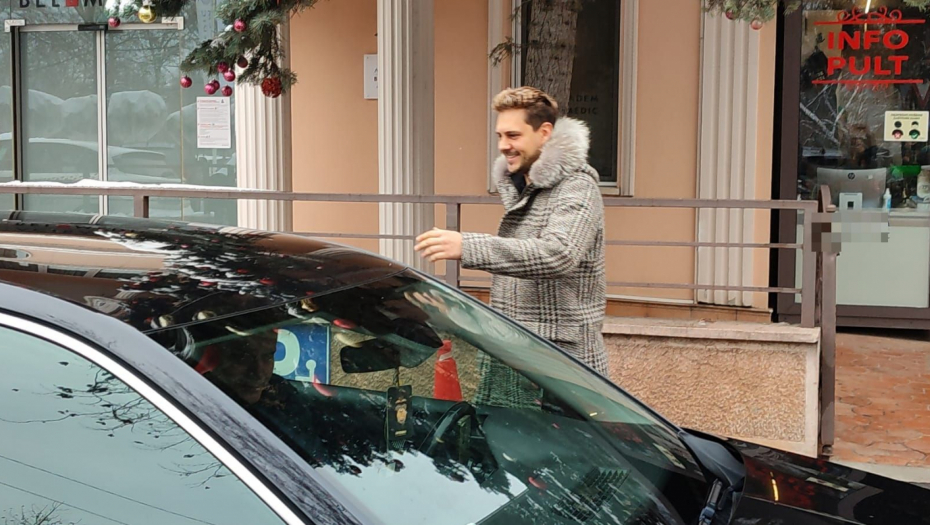 Patrik Švarceneger: Senka Poznatog Prezimena U Seriji White Lotus Patrik Švarceneger: Senka Poznatog Prezimena U Seriji White Lotus