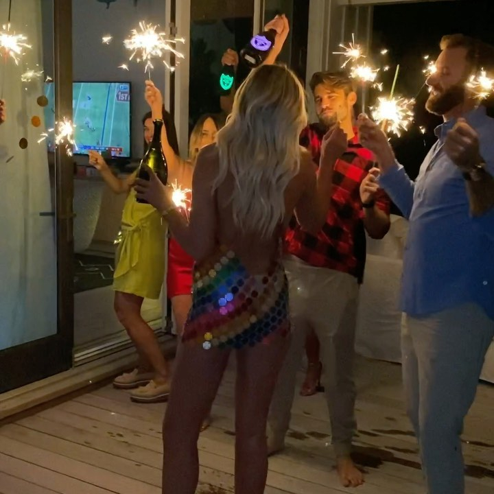 Paulina Gretzky Channels Her Inner Soprano In Stunning Leopard Dress Paulina Gretzky Channels Her Inner Soprano In Stunning Leopard Dress