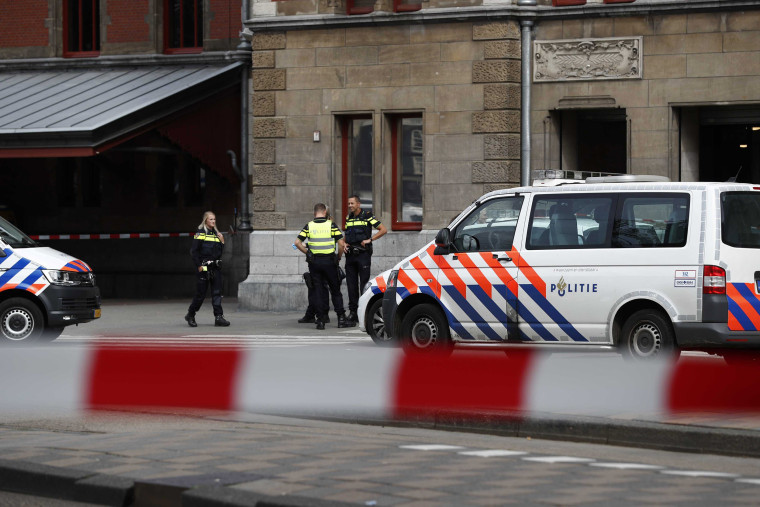 Police Raid Amsterdam Hotel After Five Stabbed In Brutal Attack Police Raid Amsterdam Hotel After Five Stabbed In Brutal Attack