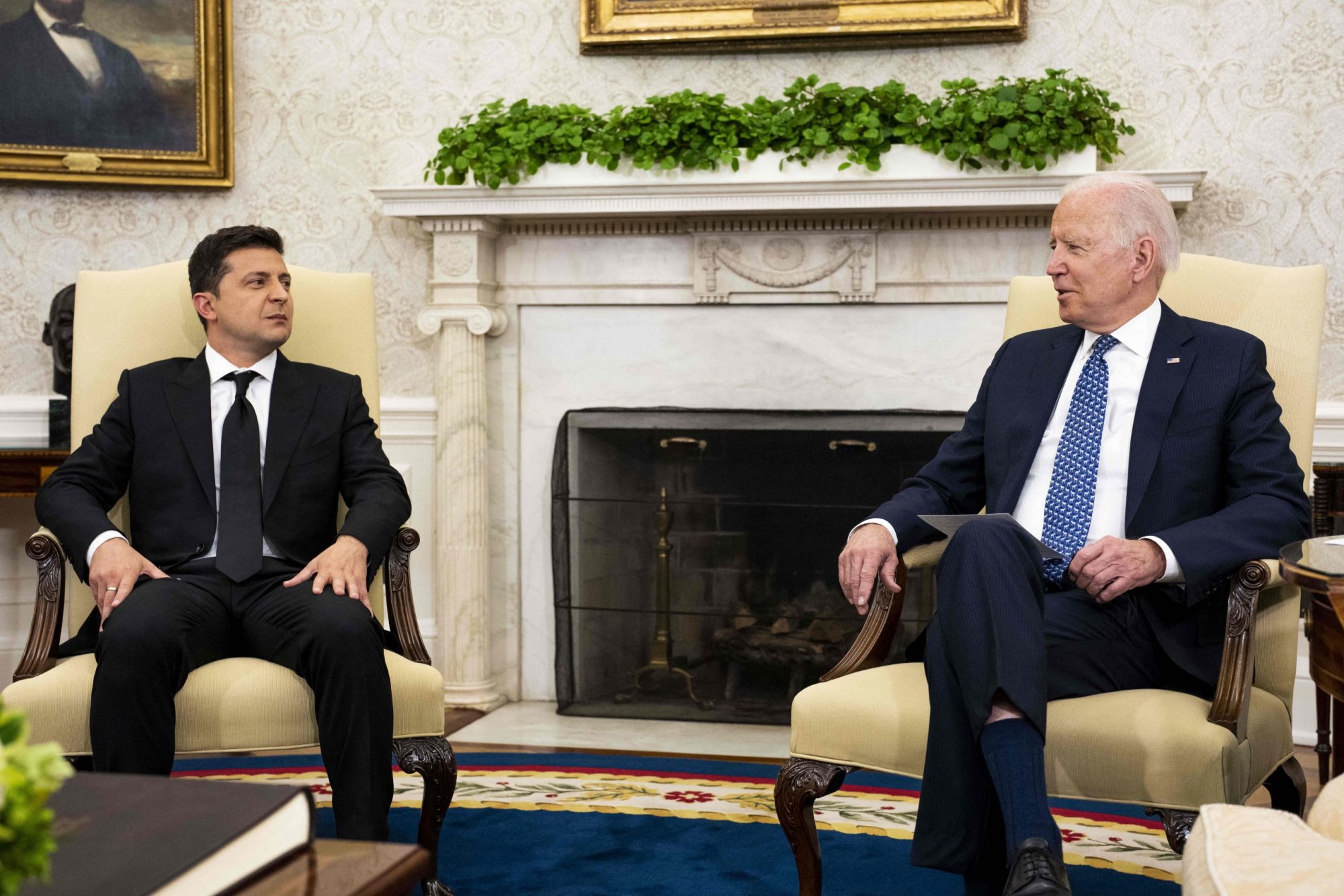 Political Fallout: Farage's Zelenskyy Comments Spark Debate Political Fallout: Farage's Zelenskyy Comments Spark Debate
