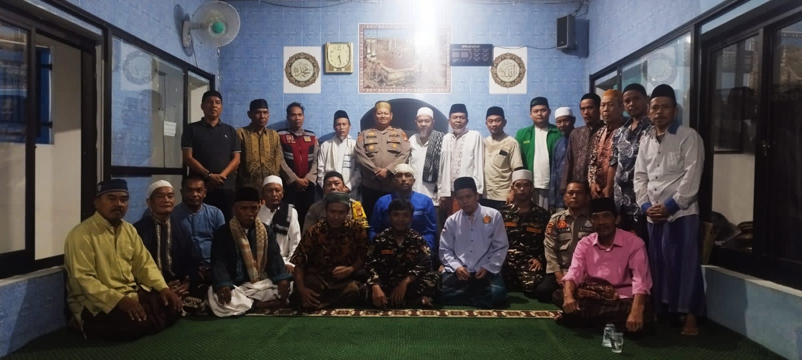 Polresta Balikpapan: Kasatlantas Baru AKP Djauhari Memimpin Sholat Subuh Polresta Balikpapan: Kasatlantas Baru AKP Djauhari Memimpin Sholat Subuh