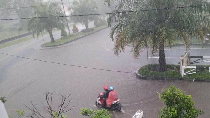 Prakiraan Cuaca Hari Ini Dan Besok Di Jawa Tengah (23/4) Prakiraan Cuaca Hari Ini Dan Besok Di Jawa Tengah (23/4)