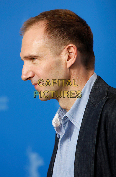 Ralph Fiennes In Talks For Coriolanus Snow: Fans Favor Kiefer Sutherland Ralph Fiennes In Talks For Coriolanus Snow: Fans Favor Kiefer Sutherland