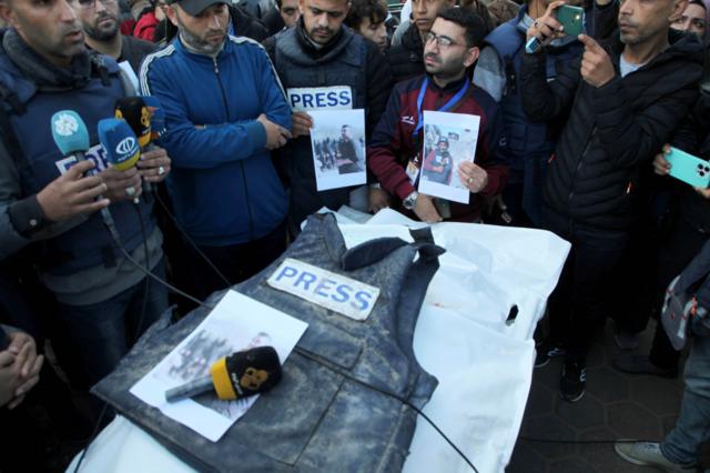رأي وسائل الإعلام العربية في حادث قافلة غزة رأي وسائل الإعلام العربية في حادث قافلة غزة