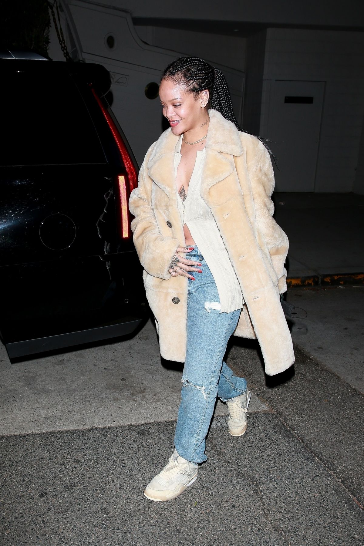 Rihanna Returns To Giorgio Baldi After Wildfires Rihanna Returns To Giorgio Baldi After Wildfires
