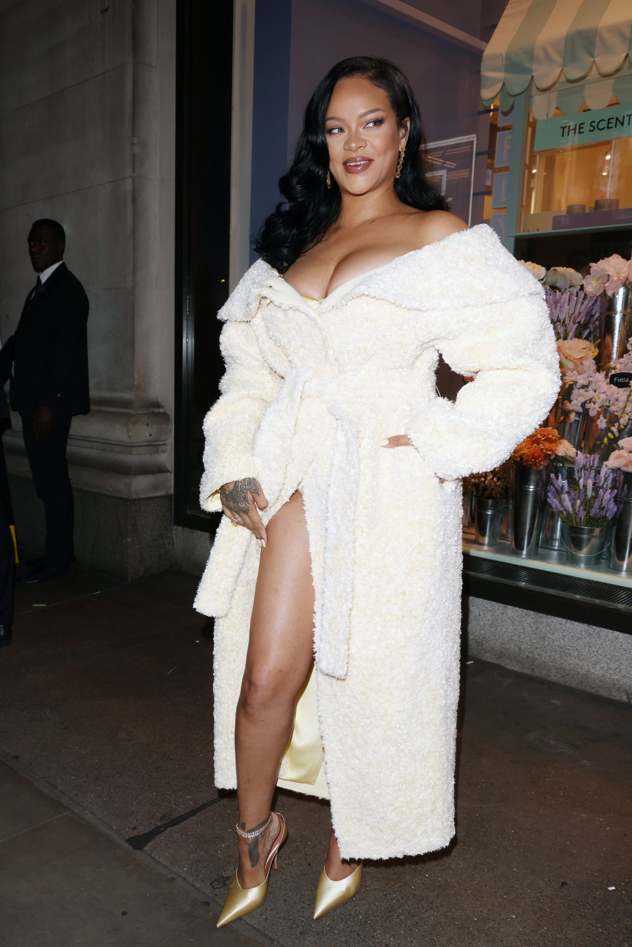 Rihanna's Post-Fenty Event: A Sweet Fan Moment In Paris Rihanna's Post-Fenty Event: A Sweet Fan Moment In Paris