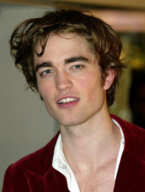 Robert Pattinson On Diaper Changing: Mickey 17 Premiere Interview Robert Pattinson On Diaper Changing: Mickey 17 Premiere Interview
