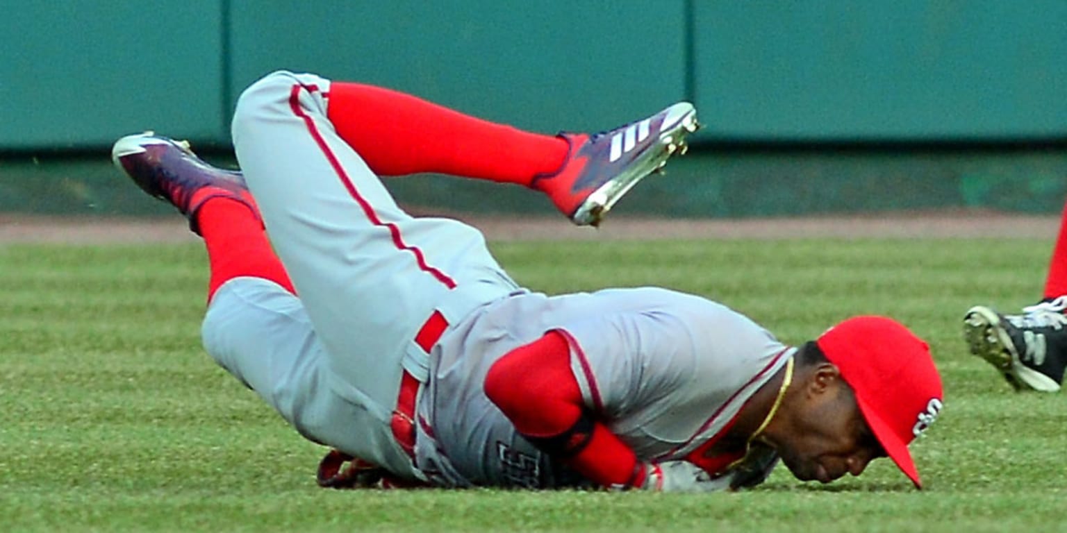 Robles' Diving Catch And Injury: A Costly Play For The Nationals Robles' Diving Catch And Injury: A Costly Play For The Nationals