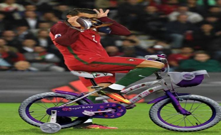 Ronaldo'nun Beklenmedik Hareketi: Portekiz Kampından Şaşırtıcı Görüntüler Ronaldo'nun Beklenmedik Hareketi: Portekiz Kampından Şaşırtıcı Görüntüler