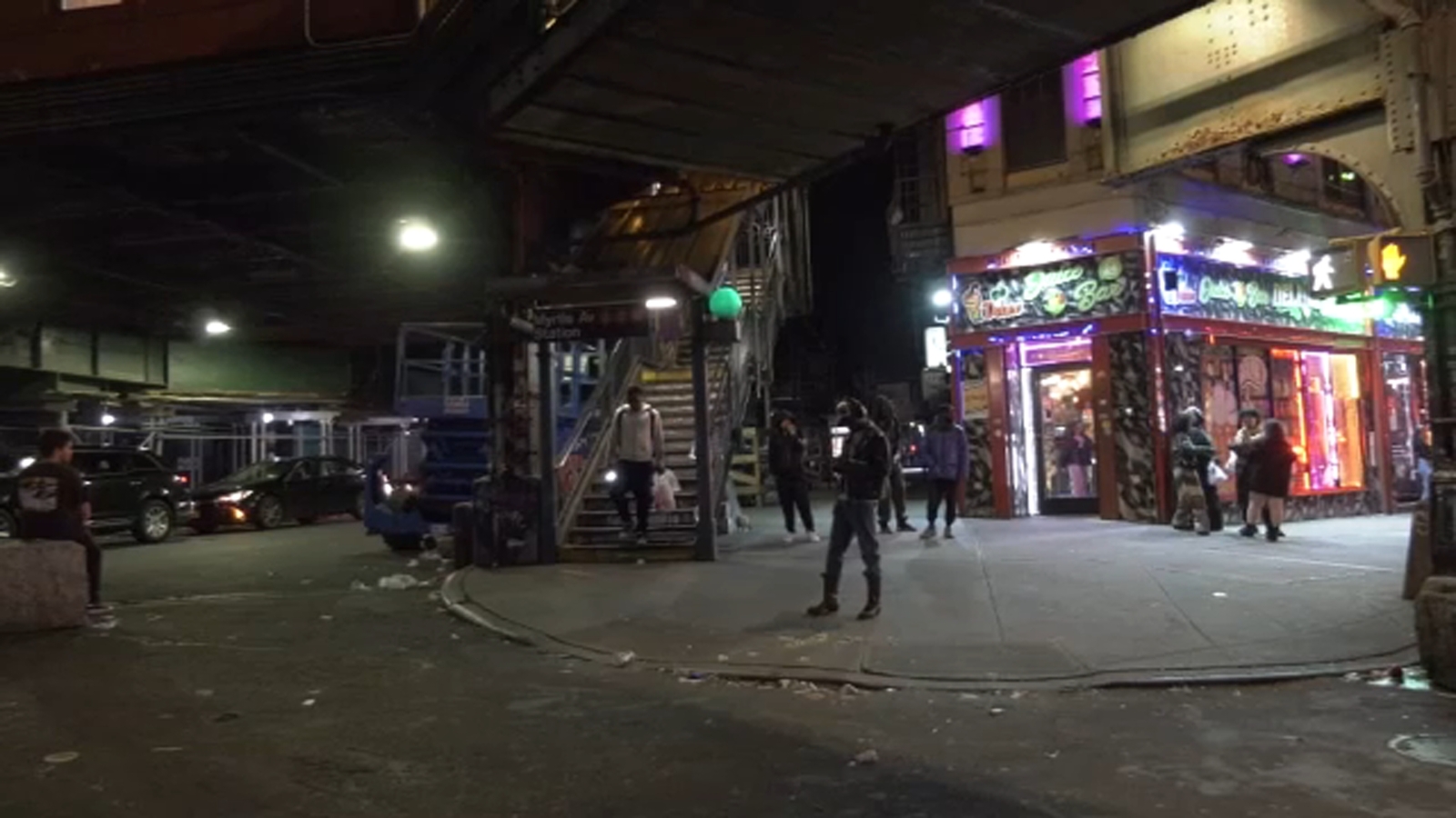 Rush Hour Subway Stabbing: Man Injured Near Brooklyn Bridge In NYC Rush Hour Subway Stabbing: Man Injured Near Brooklyn Bridge In NYC
