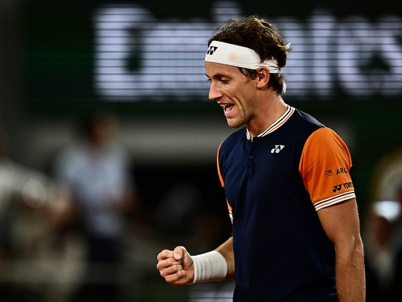 Ruud's French Open Campaign Ends With Knee Trouble, Borges Wins