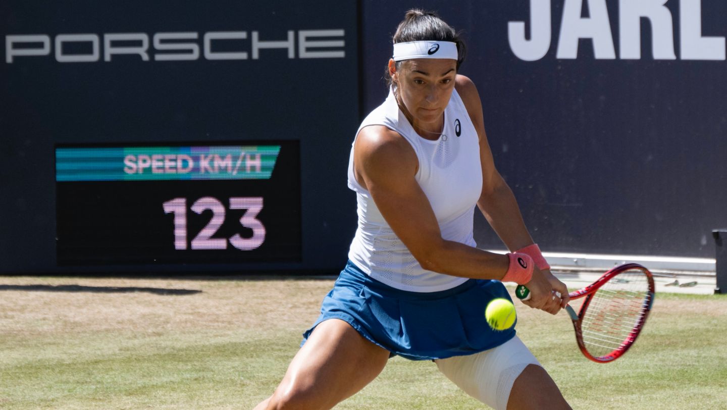 Sabalenka Defeats Paolini, Reaches Porsche Grand Prix Final Sabalenka Defeats Paolini, Reaches Porsche Grand Prix Final
