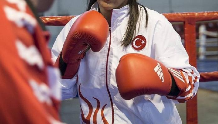 Samsun'da Hamdi Yıldırım İmzalı Kadınlar Boks Şampiyonası Sürüyor Samsun'da Hamdi Yıldırım İmzalı Kadınlar Boks Şampiyonası Sürüyor