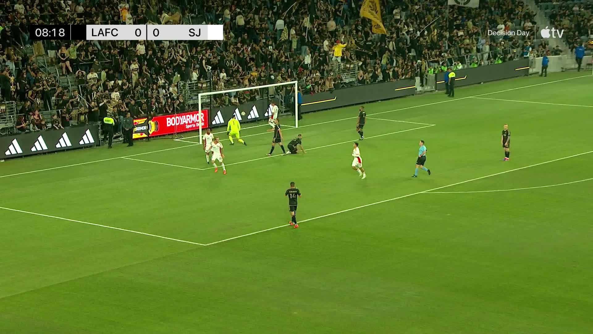 San Jose Earthquakes Stumble Against LAFC After Goalkeeper Injury San Jose Earthquakes Stumble Against LAFC After Goalkeeper Injury