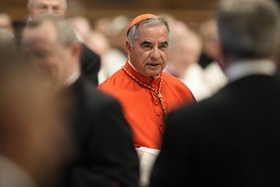 Scandalo Vaticano: Le Chat Segrete Di Becciu E Le Accuse Di Complotto