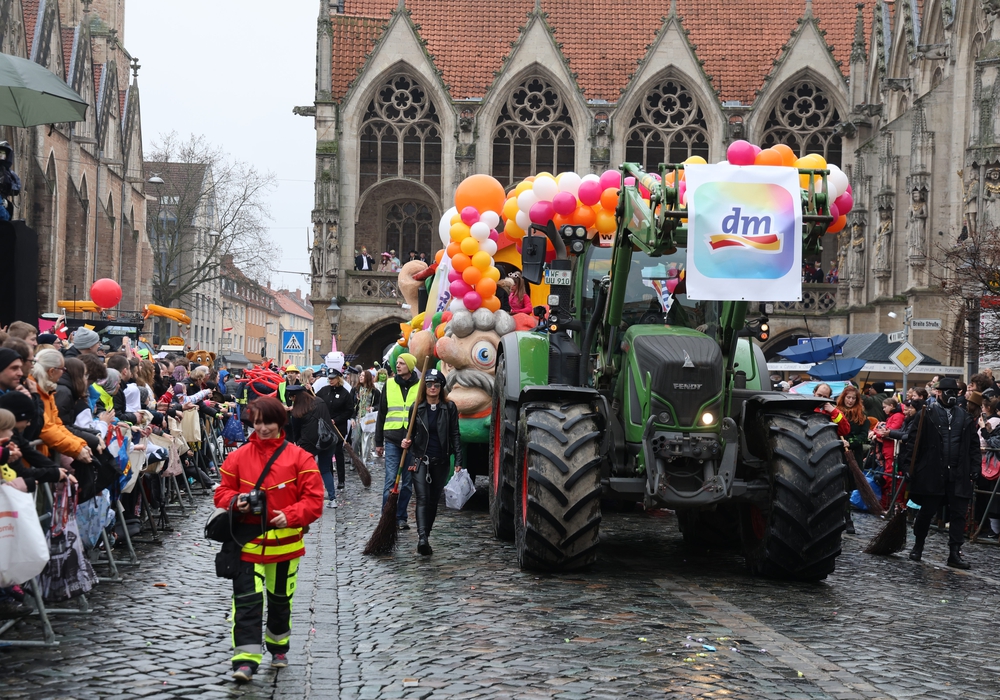 Schoduvel 2024: Braunschweigs Großer Karnevalsumzug Schoduvel 2024: Braunschweigs Großer Karnevalsumzug