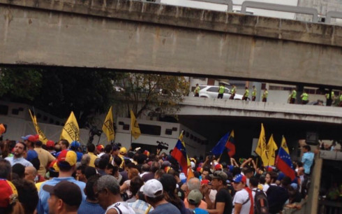 Seguridad Reforzada: Policía Nacional Protege Sedes Del CNE En Caracas Seguridad Reforzada: Policía Nacional Protege Sedes Del CNE En Caracas