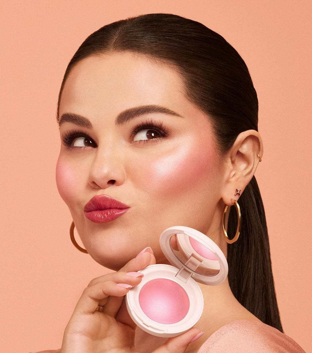Selena Gomez's New Hit: Chart-Topping Potential Without A Single Release Selena Gomez's New Hit: Chart-Topping Potential Without A Single Release