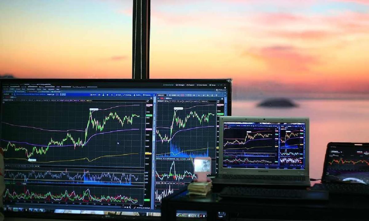 Sensex Today: 800+ Point Surge, Nifty Above 18,500 - LIVE Updates Sensex Today: 800+ Point Surge, Nifty Above 18,500 - LIVE Updates