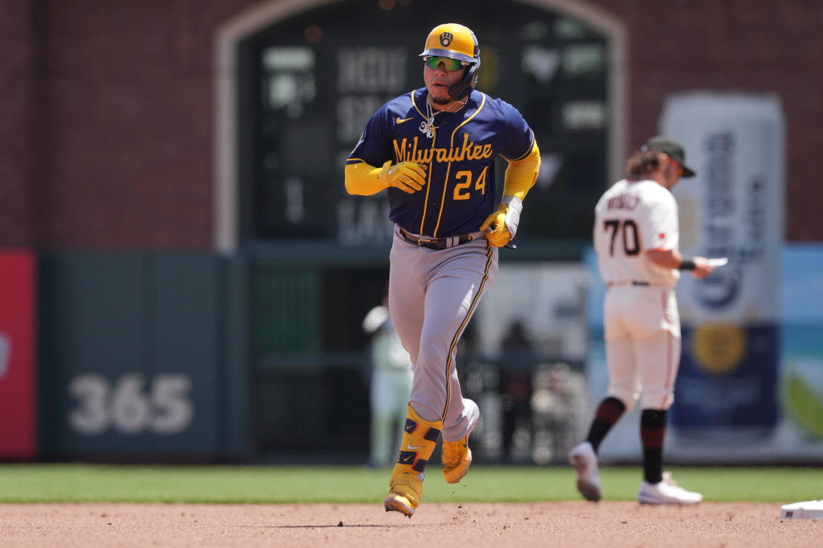 SF Giants Beat Brewers: Flores, Lee Key To Win SF Giants Beat Brewers: Flores, Lee Key To Win