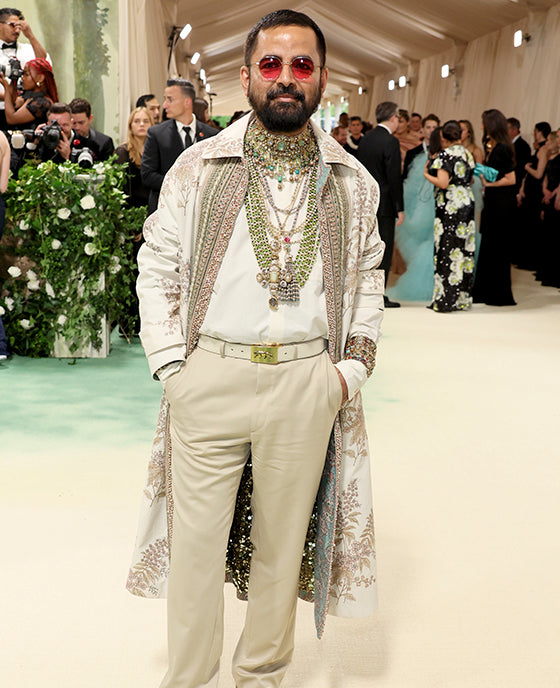 Shah Rukh Khan Makes Met Gala History In Sabyasachi Shah Rukh Khan Makes Met Gala History In Sabyasachi