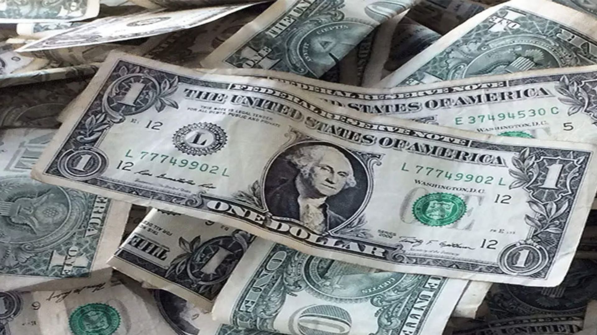 Sharp Decline In Indonesia's Reserves: Two-Year Low Amidst Rupiah Volatility Sharp Decline In Indonesia's Reserves: Two-Year Low Amidst Rupiah Volatility