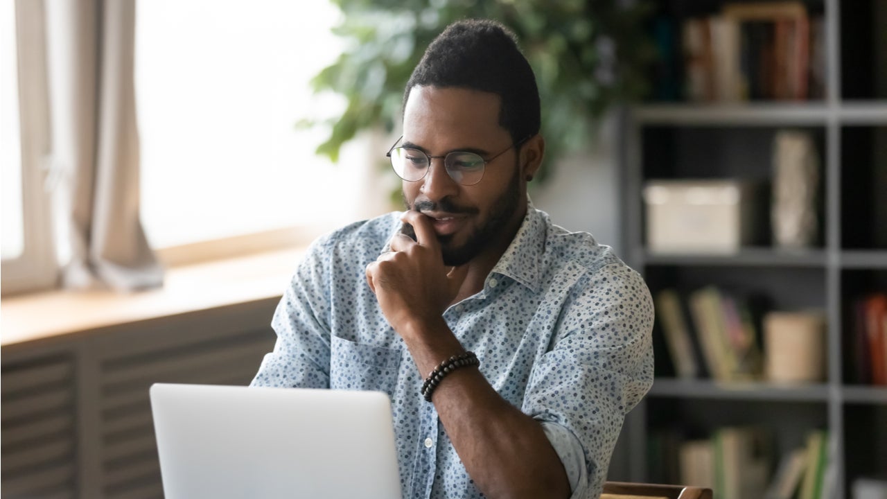 Should I Refinance My Federal Student Loans? Factors To Consider Should I Refinance My Federal Student Loans? Factors To Consider