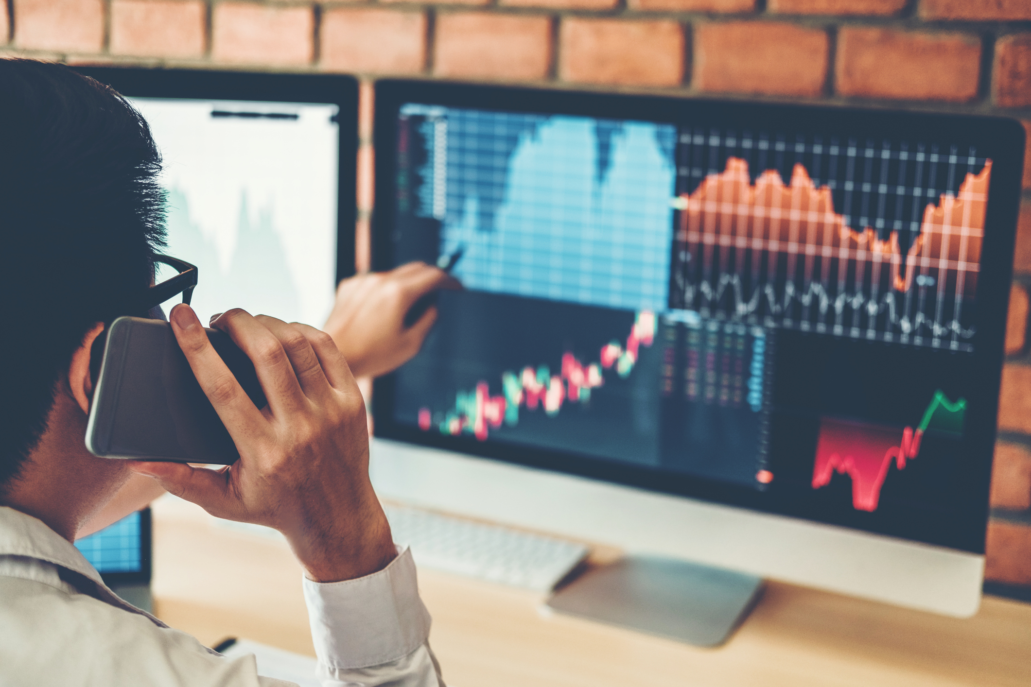 Should Investors Buy Palantir Stock Before May 5th? A Wall Street Perspective Should Investors Buy Palantir Stock Before May 5th? A Wall Street Perspective