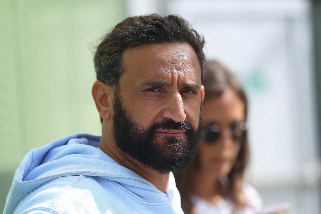 Silence Brisé : Un Animateur Phare De M6 Donne Son Avis Sur Hanouna Silence Brisé : Un Animateur Phare De M6 Donne Son Avis Sur Hanouna