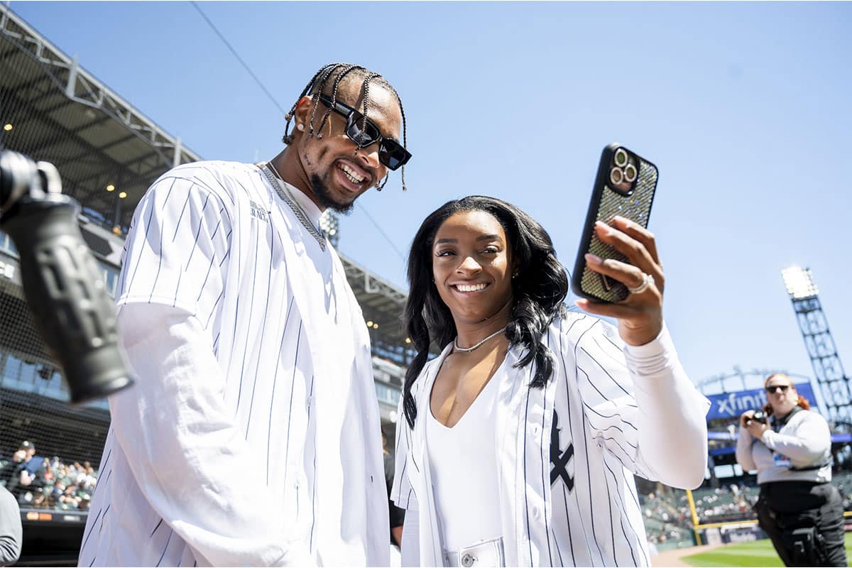 Simone Biles And Jonathan Owens Share Loved-Up Photos Featuring New Hairstyle Simone Biles And Jonathan Owens Share Loved-Up Photos Featuring New Hairstyle