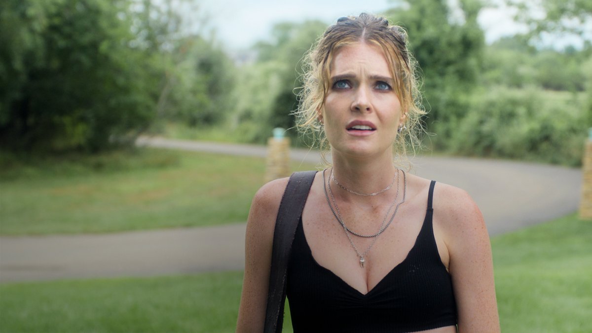 Siren Trailer: Alcock And Fahy Fight For Survival In Toxic Environment Siren Trailer: Alcock And Fahy Fight For Survival In Toxic Environment