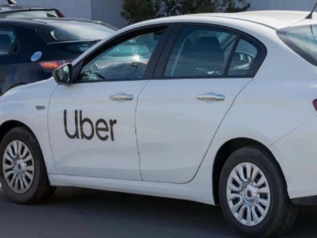 Smooth Exit: $5 Uber Shuttle Service From United Center For Fans Smooth Exit: $5 Uber Shuttle Service From United Center For Fans