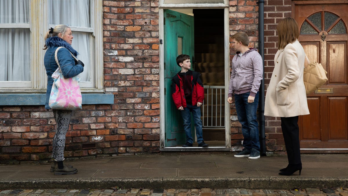 Soap Star Reveals Truth Behind Weepy Coronation Street Farewell Soap Star Reveals Truth Behind Weepy Coronation Street Farewell