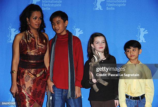 Sophie Nyweide (Mammoth, Noah): Child Actor Passes Away At 24 Sophie Nyweide (Mammoth, Noah): Child Actor Passes Away At 24