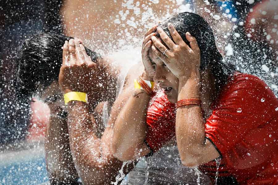 South Bengal Heatwave: Five Districts Face Extreme Temperatures South Bengal Heatwave: Five Districts Face Extreme Temperatures