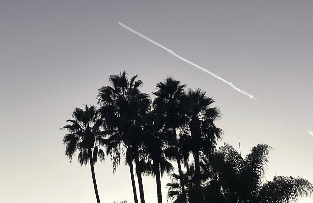 Starlink Expansion: SpaceX Launches 27 Satellites From Vandenberg Starlink Expansion: SpaceX Launches 27 Satellites From Vandenberg