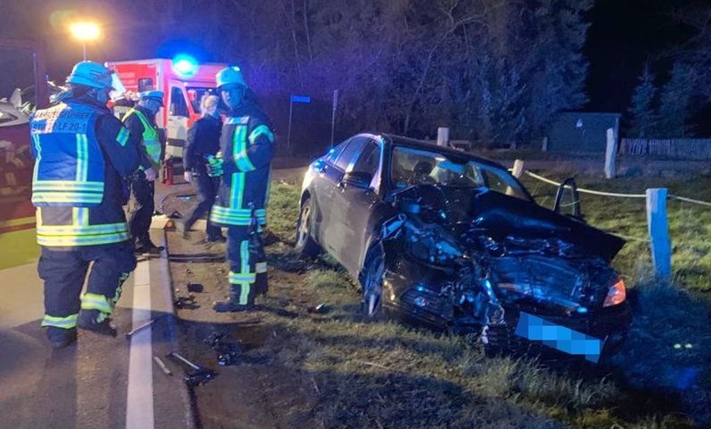 Stemwede: Unfall Mit Baum - Verletzte Nach Autounfall Bei Bad Essen Stemwede: Unfall Mit Baum - Verletzte Nach Autounfall Bei Bad Essen