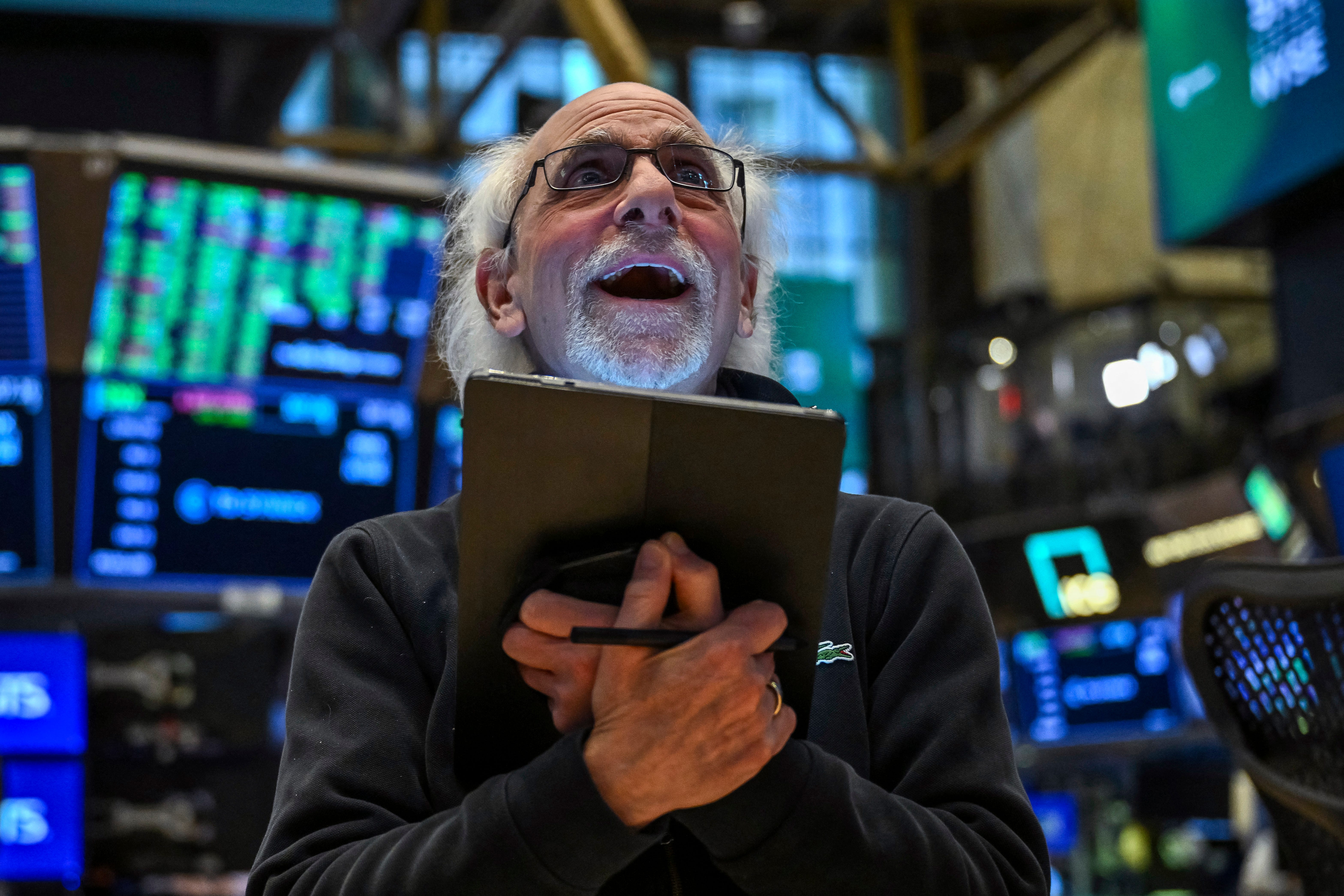Stocks Surge 8% On Euronext Amsterdam: Trump's Tariff Pause Fuels Rally Stocks Surge 8% On Euronext Amsterdam: Trump's Tariff Pause Fuels Rally