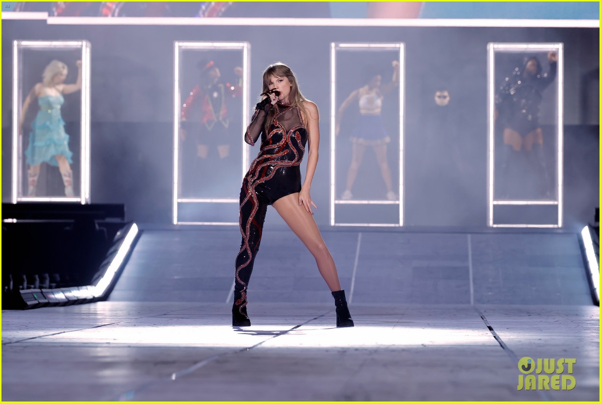 Stunning Up-Close Photos Of Taylor Swift's Eras Tour Costumes Stunning Up-Close Photos Of Taylor Swift's Eras Tour Costumes