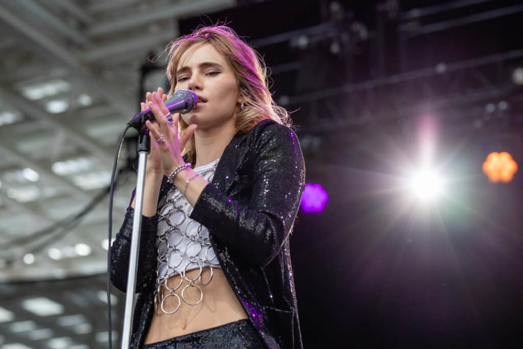 Suki Waterhouse's North American Tour: A Glimpse Inside SURFACE Suki Waterhouse's North American Tour: A Glimpse Inside SURFACE