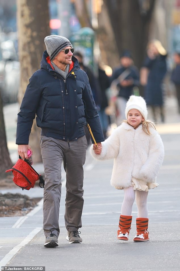 Super Bowl 2025: Bradley Cooper And Daughter Lea In Matching Outfits Super Bowl 2025: Bradley Cooper And Daughter Lea In Matching Outfits