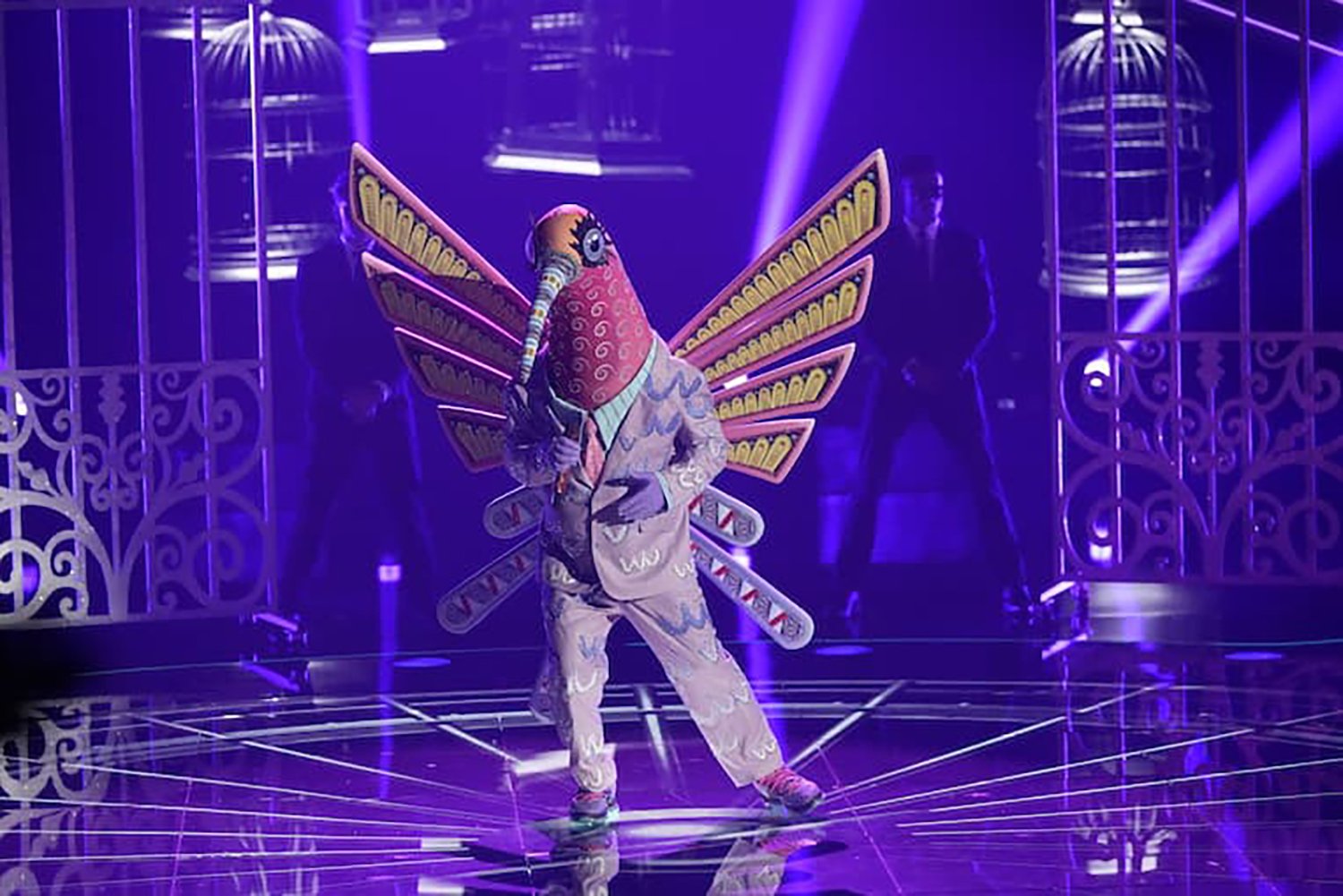 Surprise À Mask Singer 2025 : L'identité De L'Autruche Dévoilée ! Surprise À Mask Singer 2025 : L'identité De L'Autruche Dévoilée !