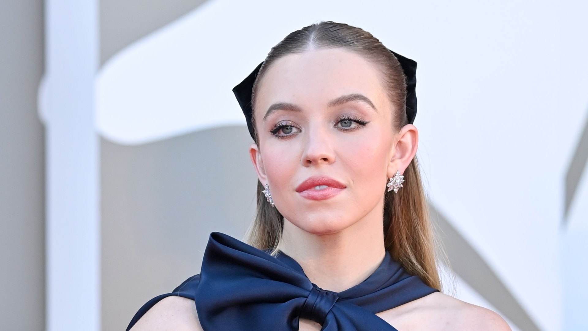 Sydney Sweeney Shows Off Figure Following Split With Fiancé Jonathan Davino Sydney Sweeney Shows Off Figure Following Split With Fiancé Jonathan Davino