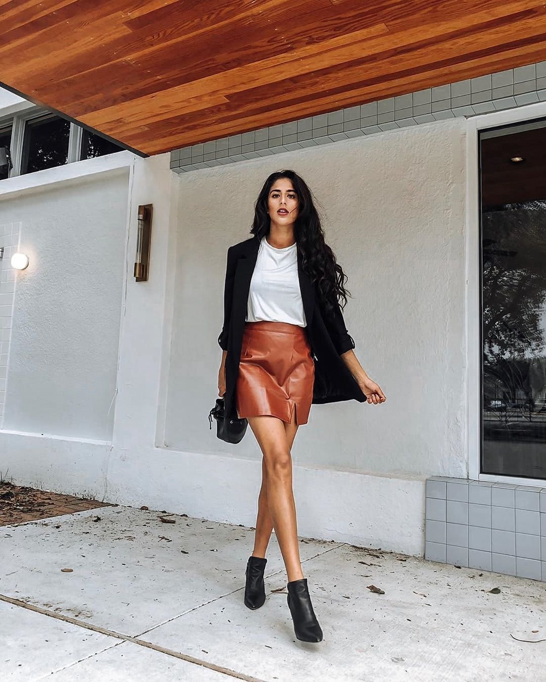 Sydney Sweeney's Brown Leather Corset Blazer: A Style Statement Sydney Sweeney's Brown Leather Corset Blazer: A Style Statement