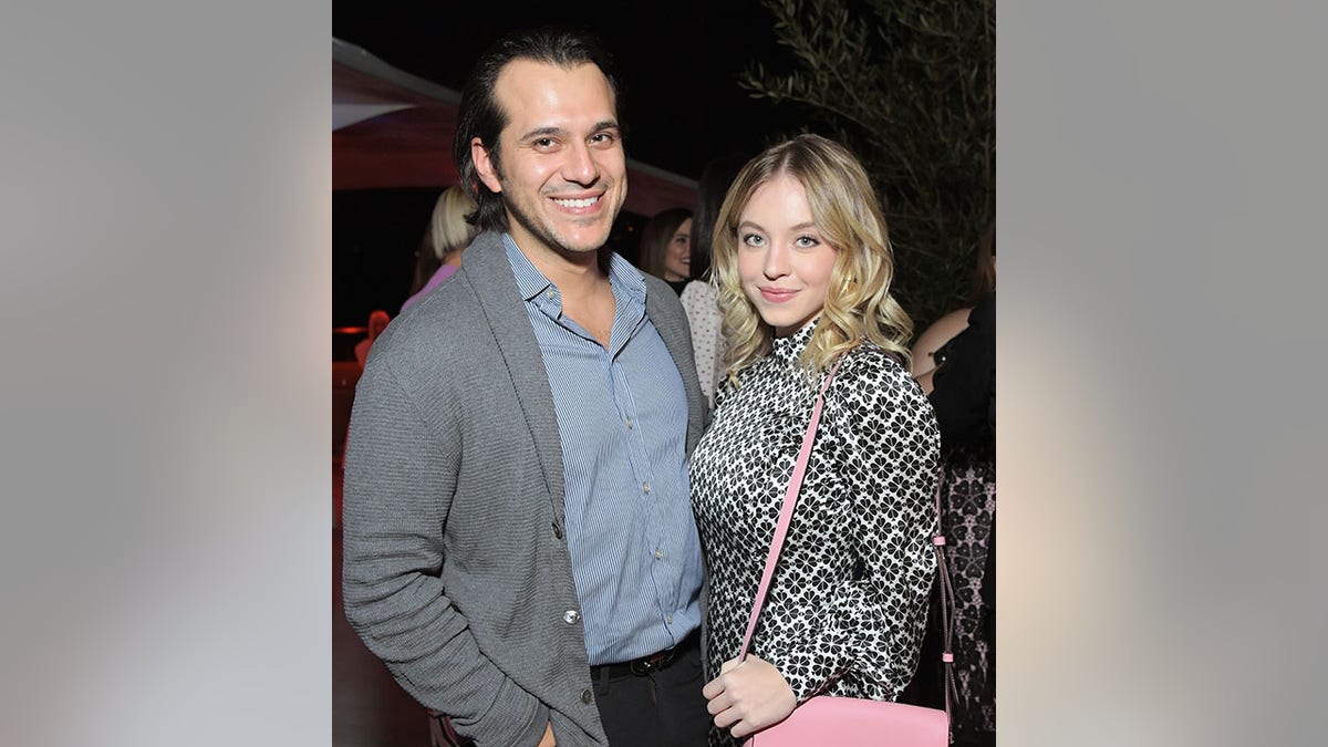 Sydney Sweeney's Post-Breakup Look: A Busty Display After Split From Jonathan Davino Sydney Sweeney's Post-Breakup Look: A Busty Display After Split From Jonathan Davino