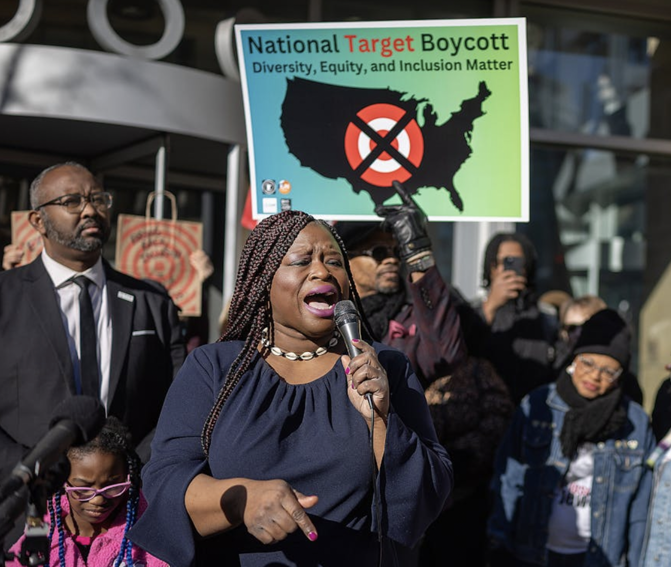 Target's Rollback Of DEI Initiatives: Boycott, Traffic Drop, And The Fallout Target's Rollback Of DEI Initiatives: Boycott, Traffic Drop, And The Fallout